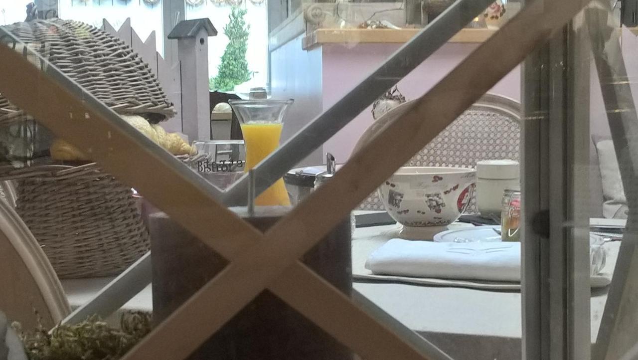 B&B Delices De Rose Ieper Luaran gambar